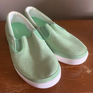 LL Bean Women’s Green Slip On Shoes Size 8